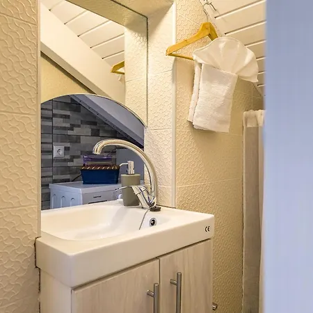 Dollhouse Loft By Mps